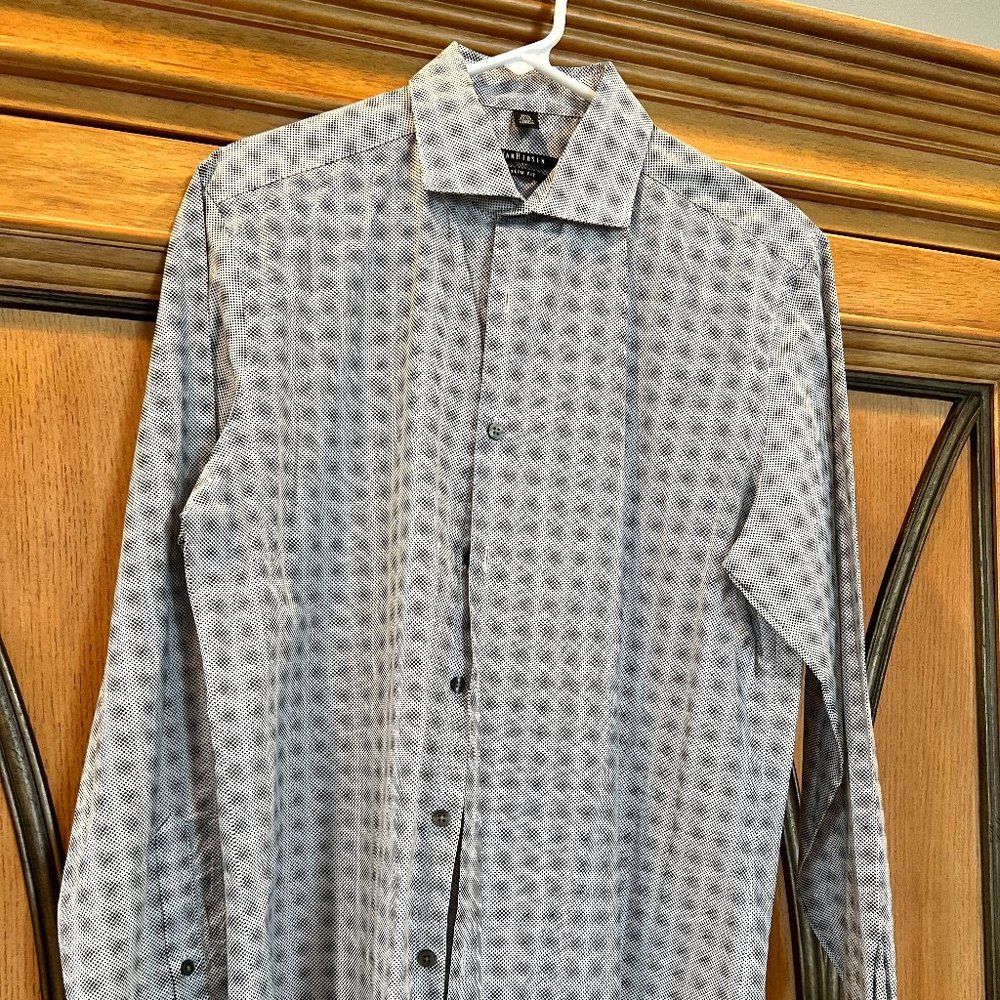 Van Heusen Men's long sleeve dress shirt